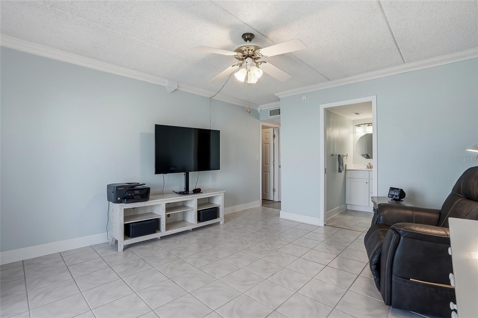 868 BAYWAY BLVD #101