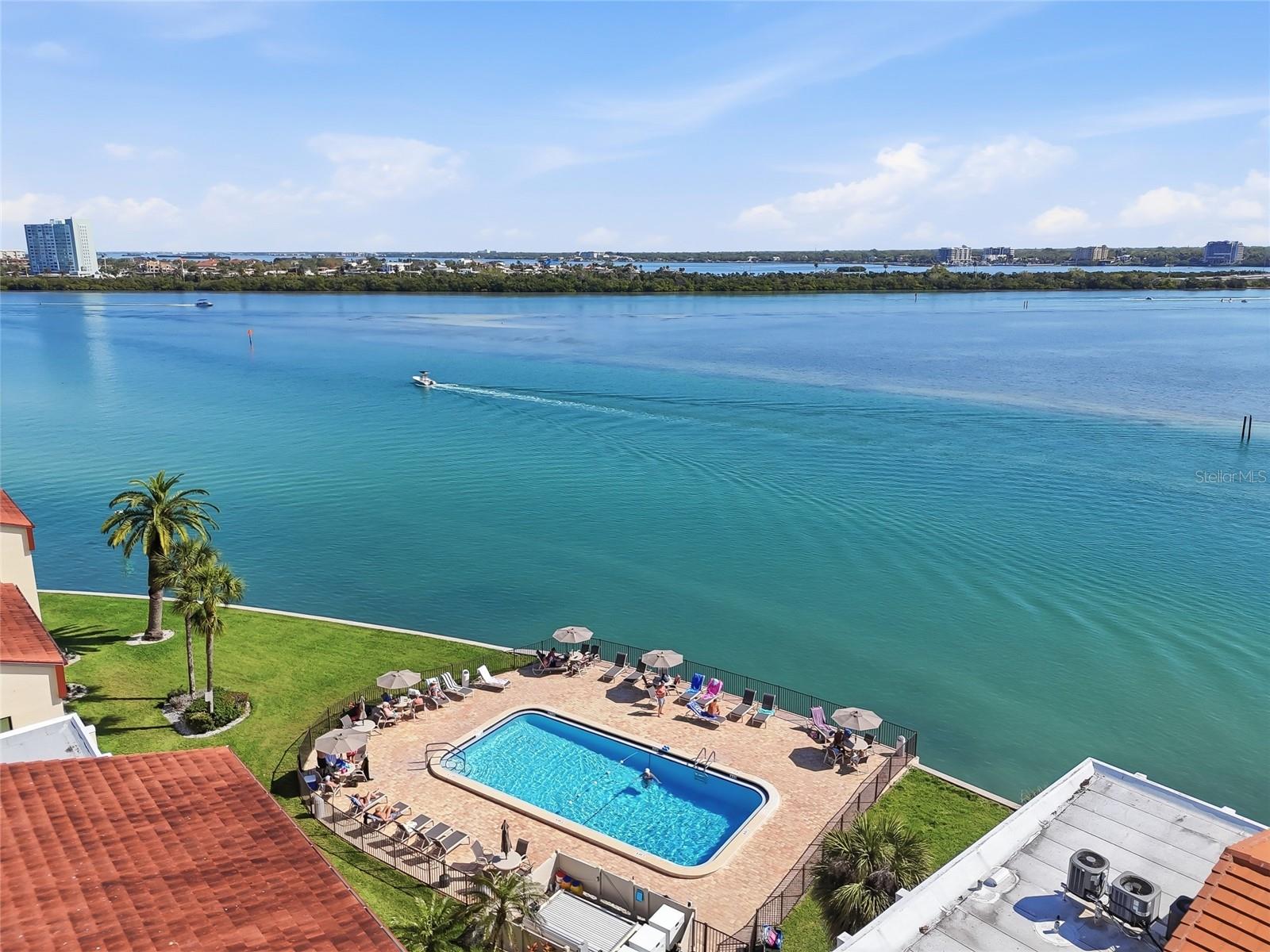868 BAYWAY BLVD #101