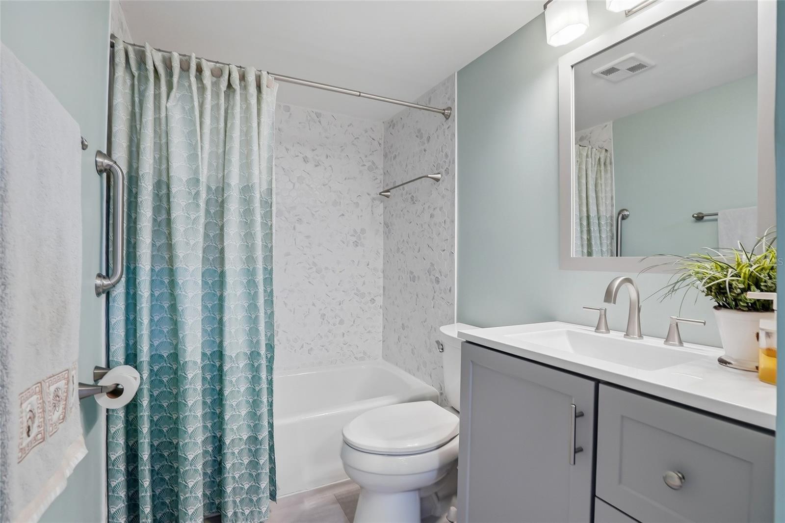 868 BAYWAY BLVD #101