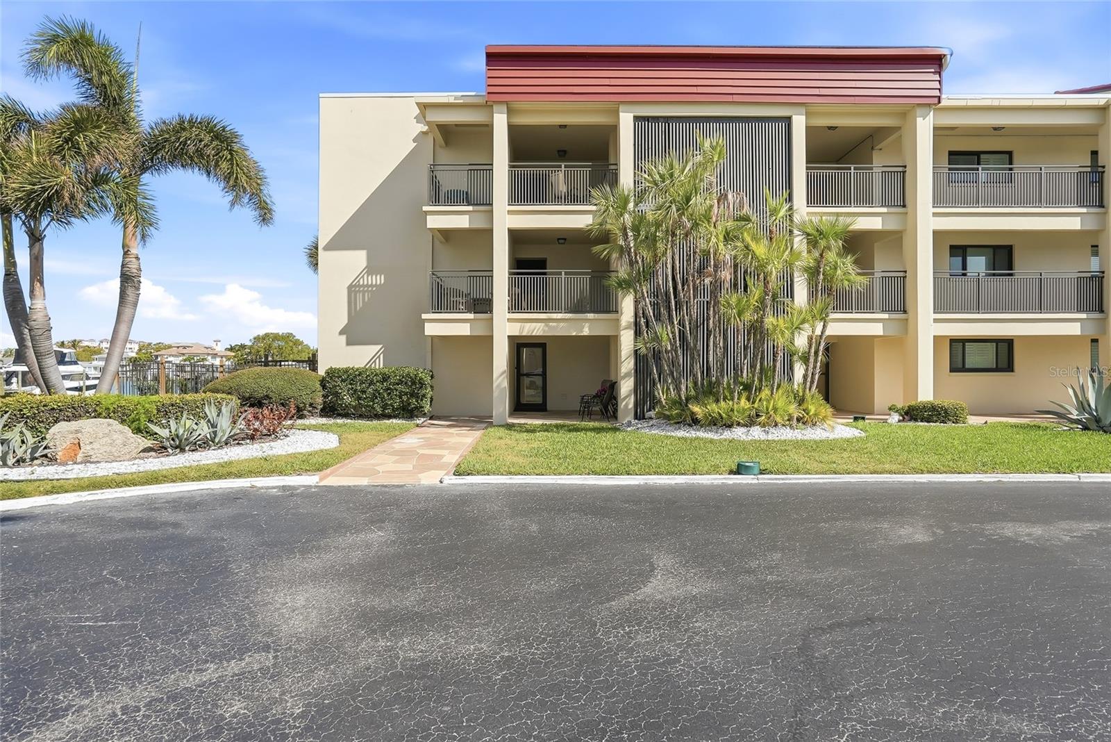 868 BAYWAY BLVD #101