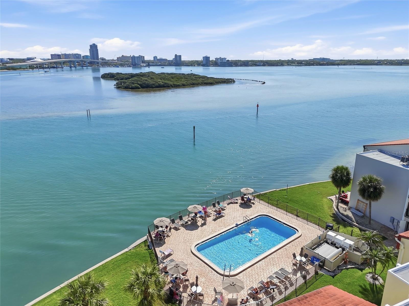 868 BAYWAY BLVD #101