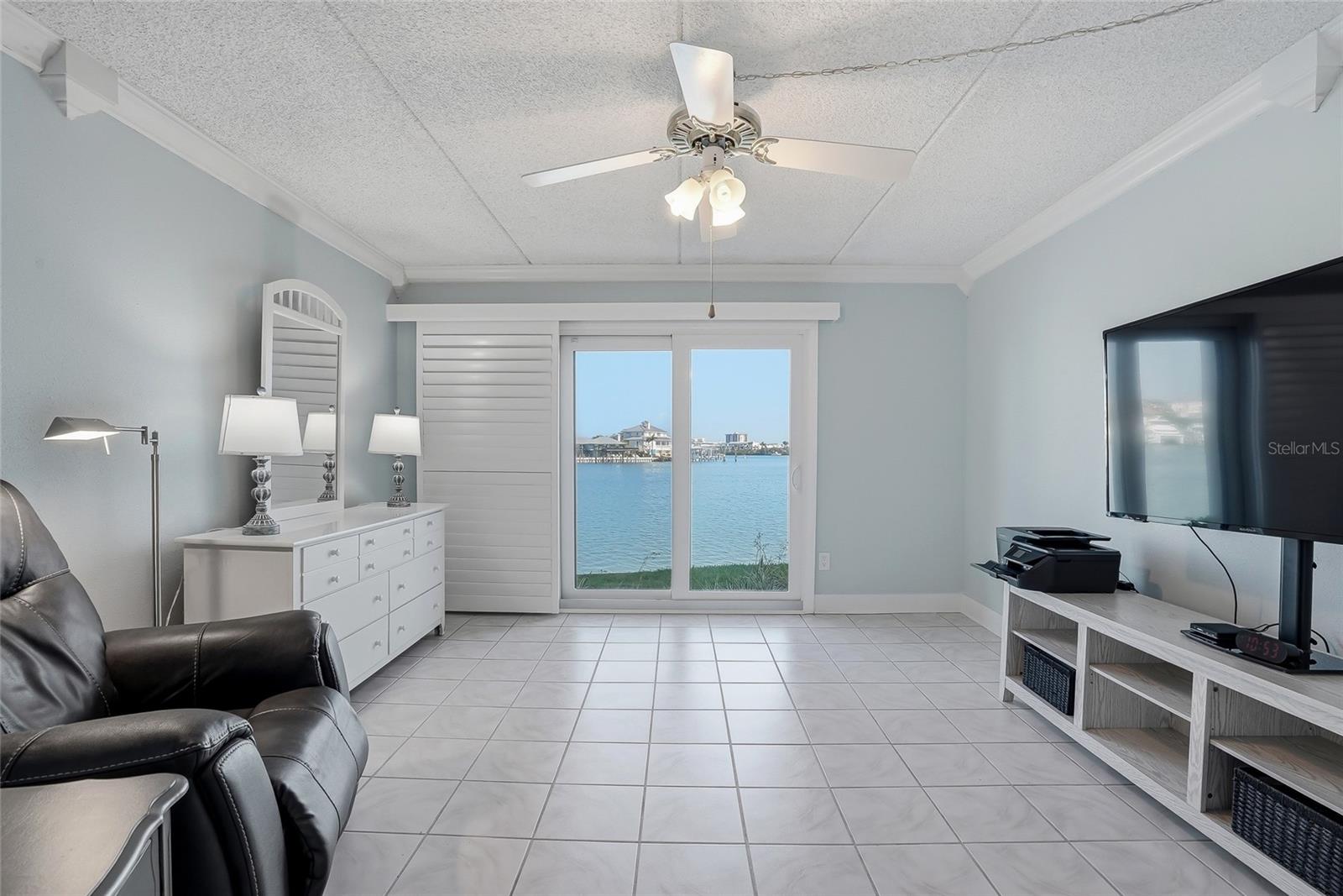 868 BAYWAY BLVD #101