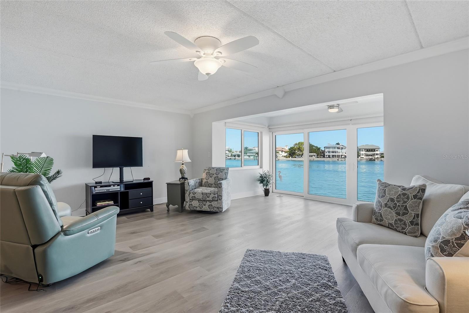 868 BAYWAY BLVD #101