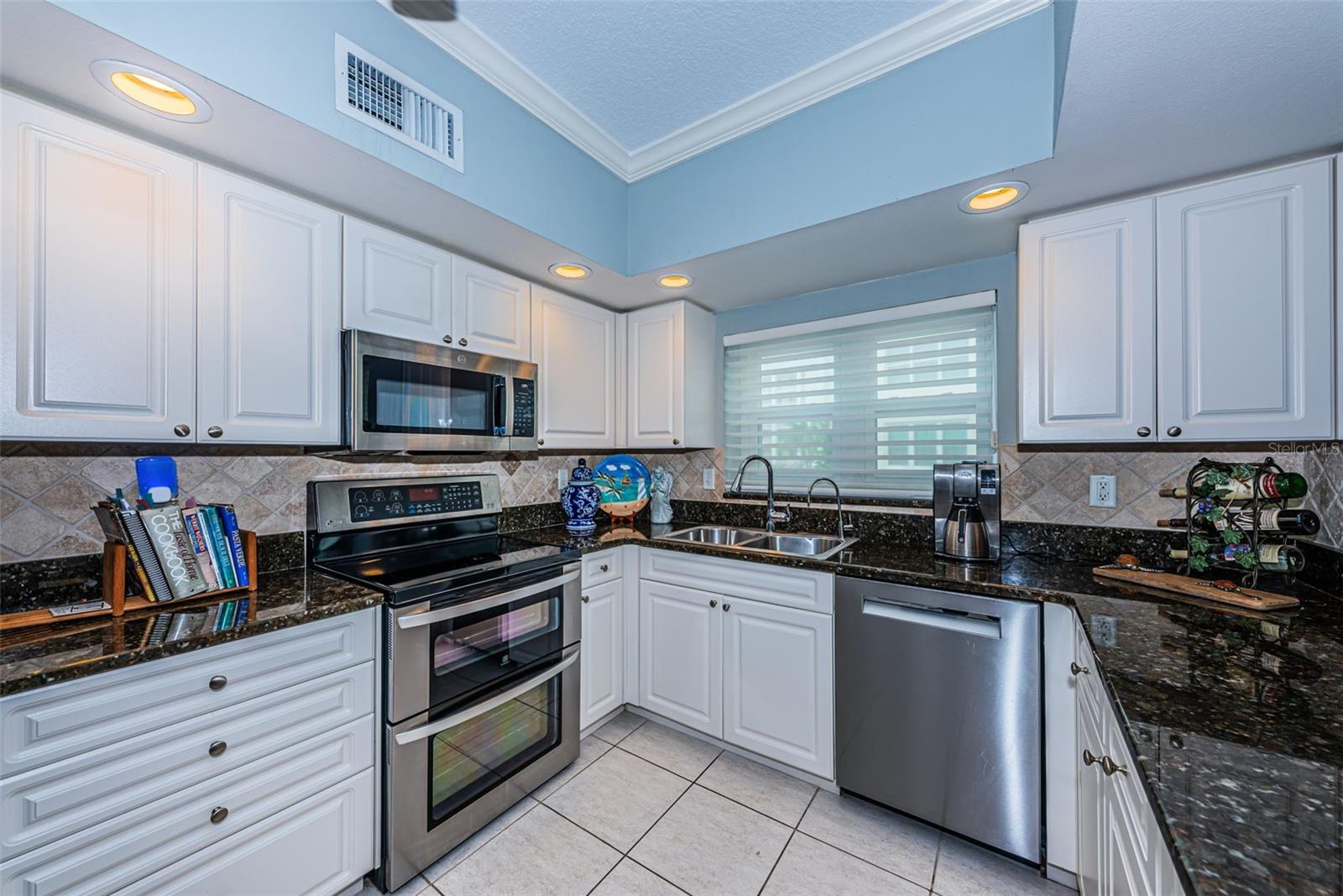 1200 COUNTRY CLUB DR #5101