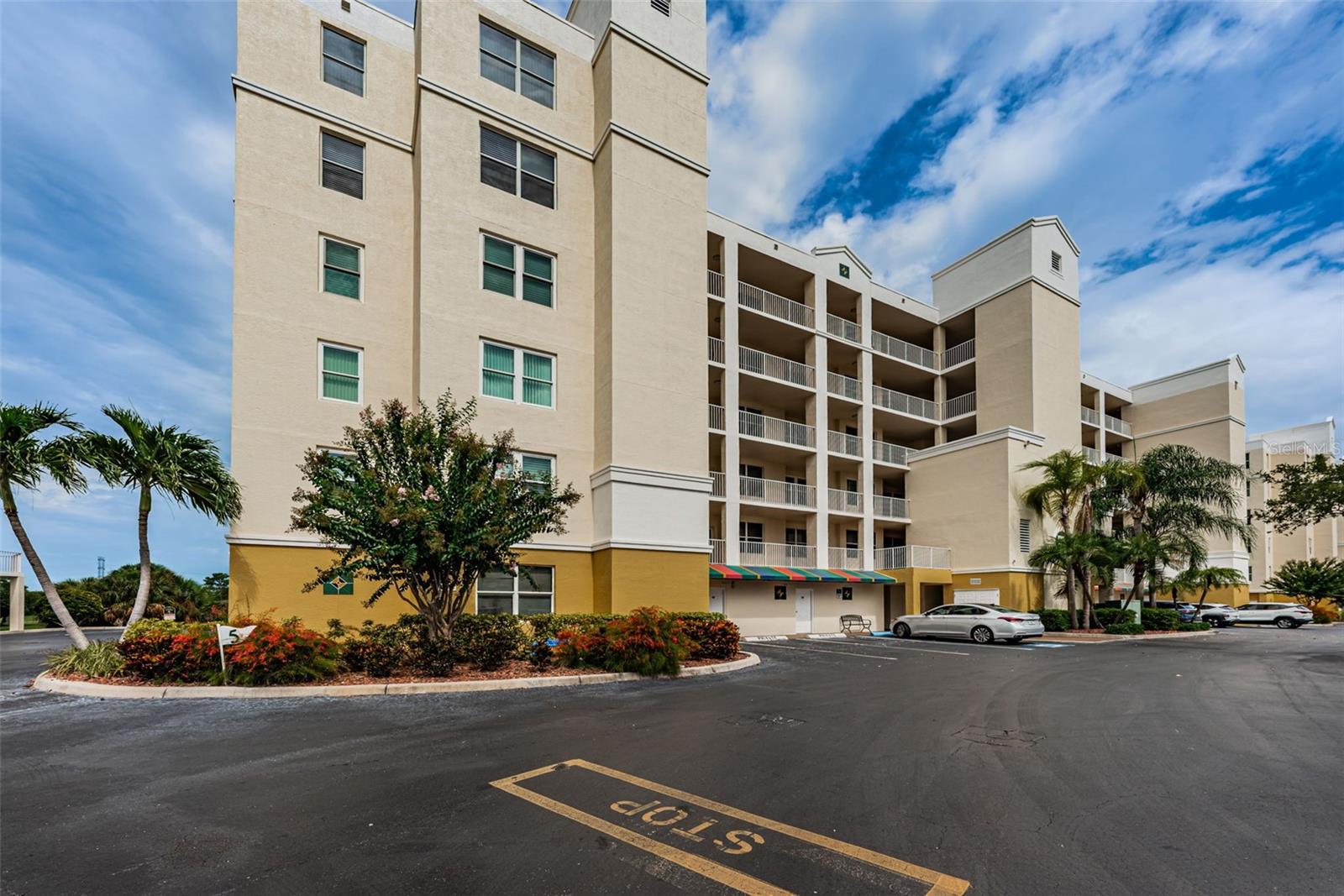 1200 COUNTRY CLUB DR #5101