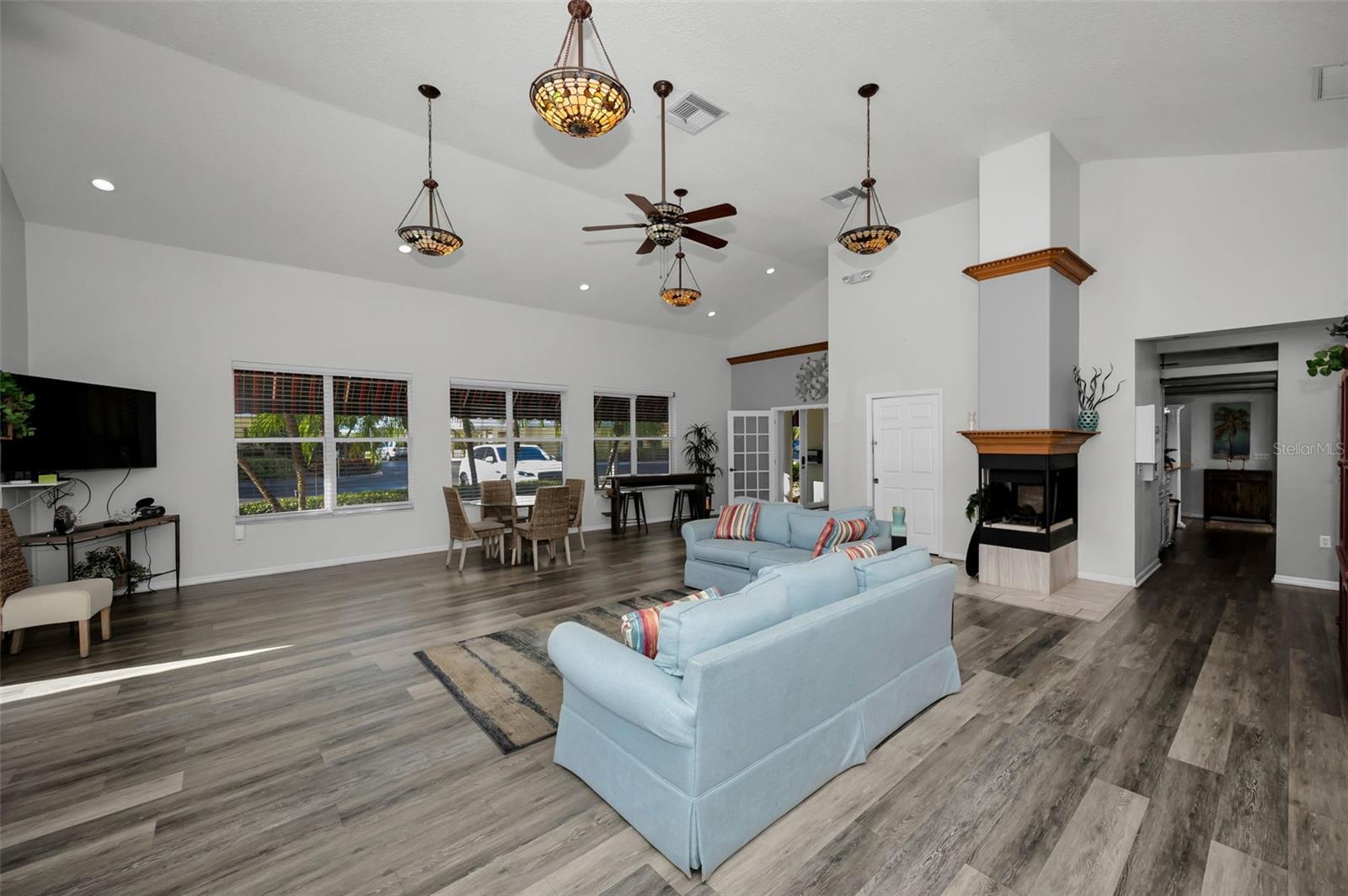 1200 COUNTRY CLUB DR #5101