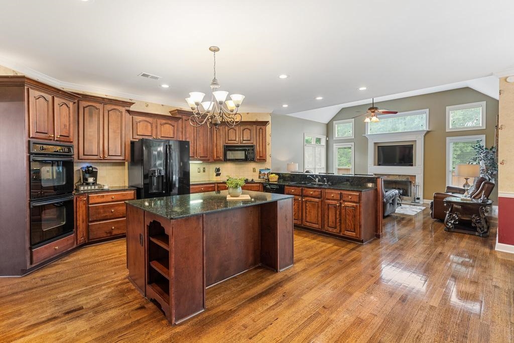 1379 WINOKA RD