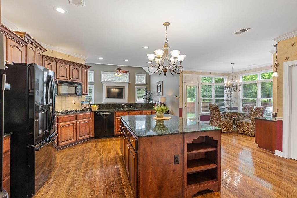 1379 WINOKA RD