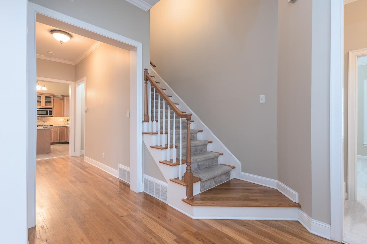 1857 LAUREL LN
