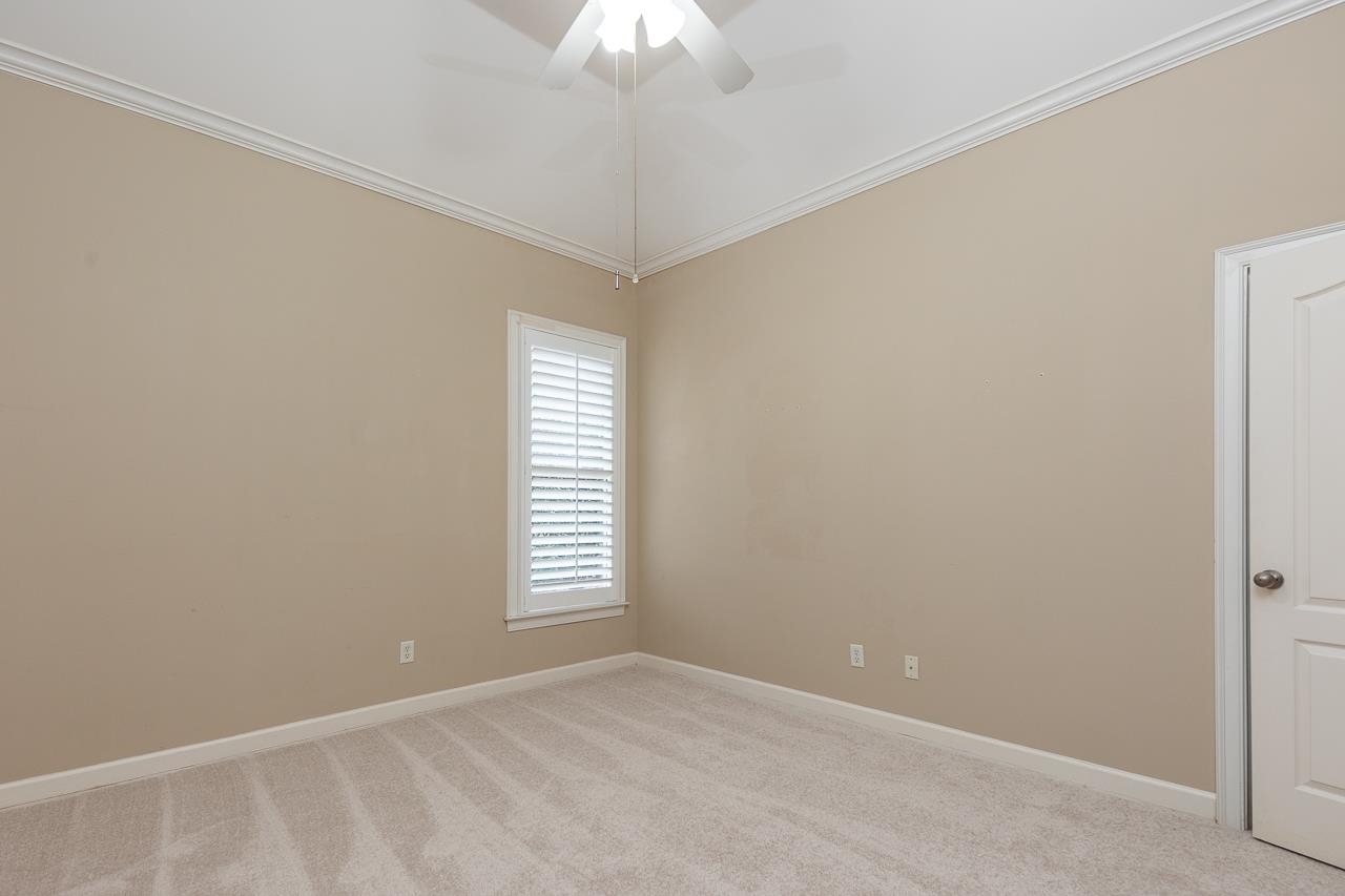 1857 LAUREL LN