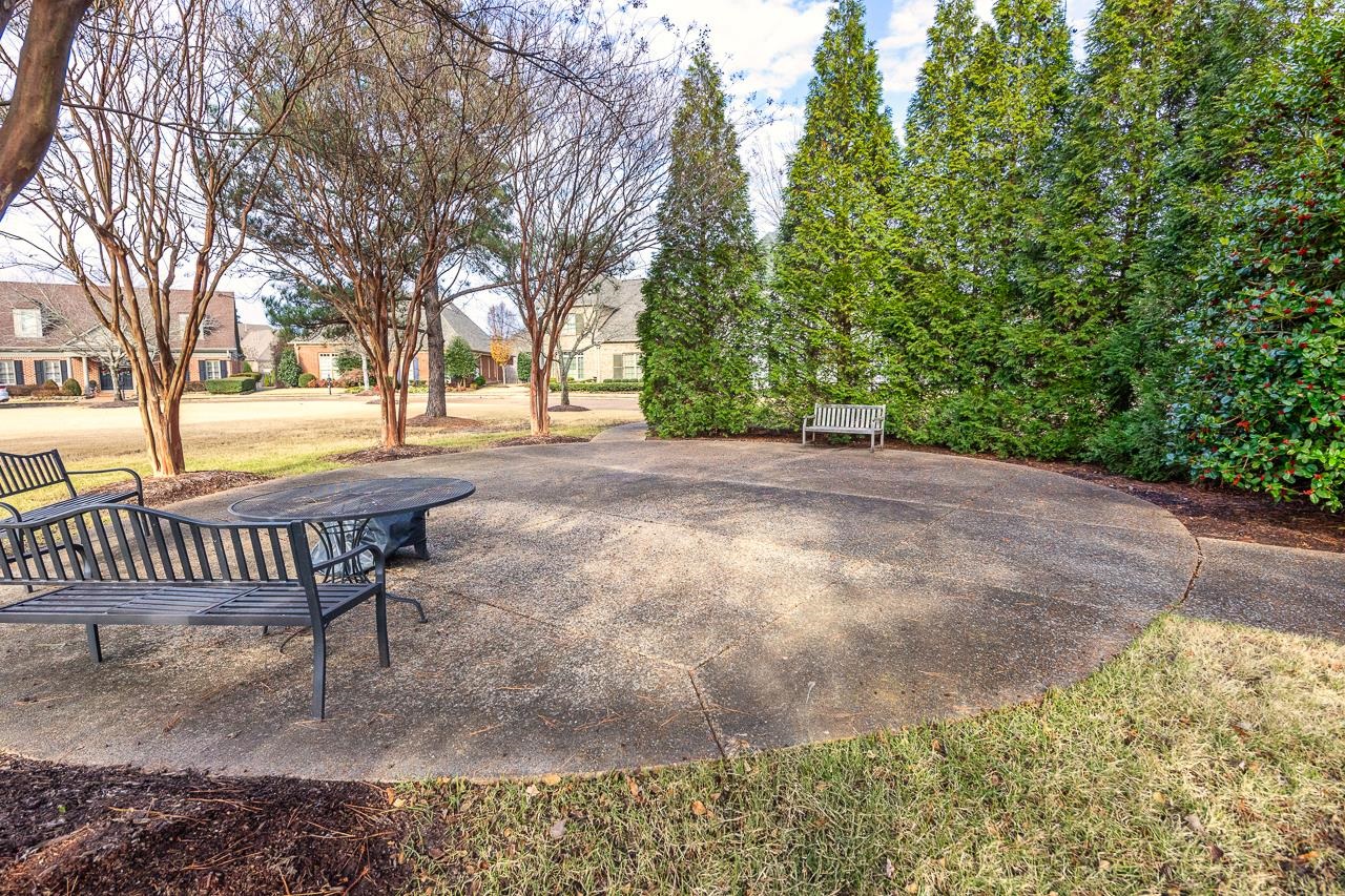 1857 LAUREL LN
