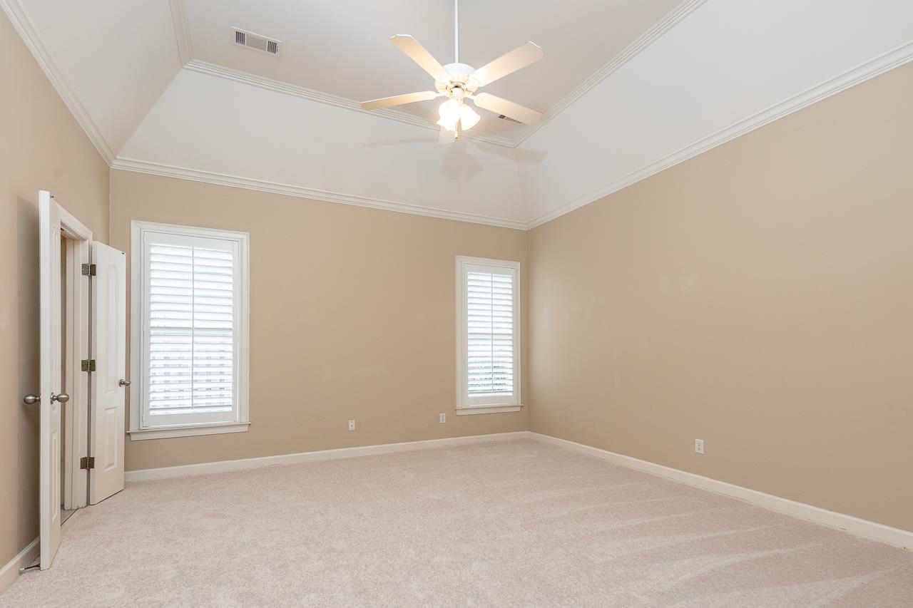 1857 LAUREL LN