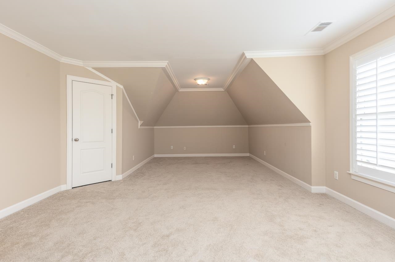 1857 LAUREL LN