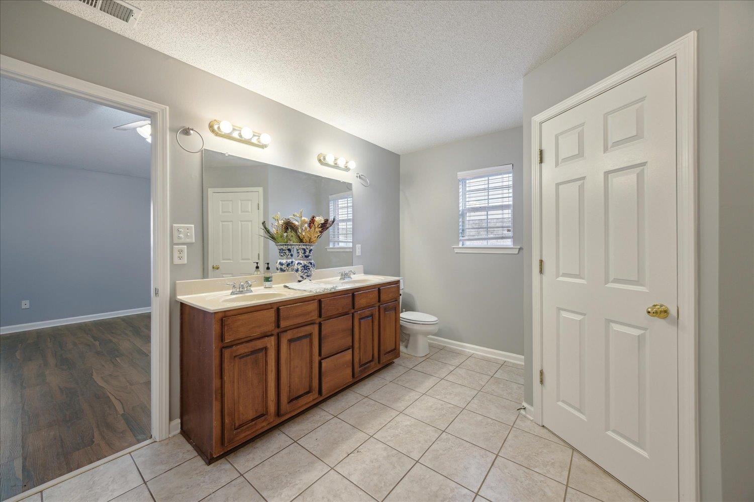 10392 COTTAGE OAKS DR