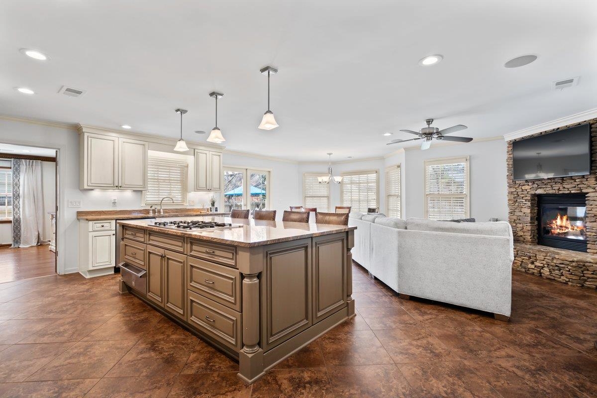 2079 NORCROSS DR