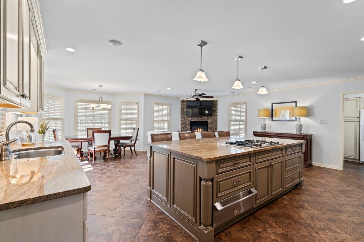2079 NORCROSS DR