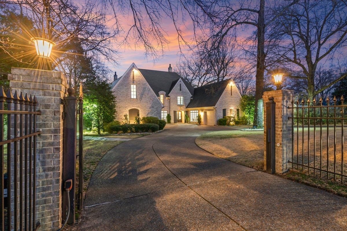 272 S PERKINS RD