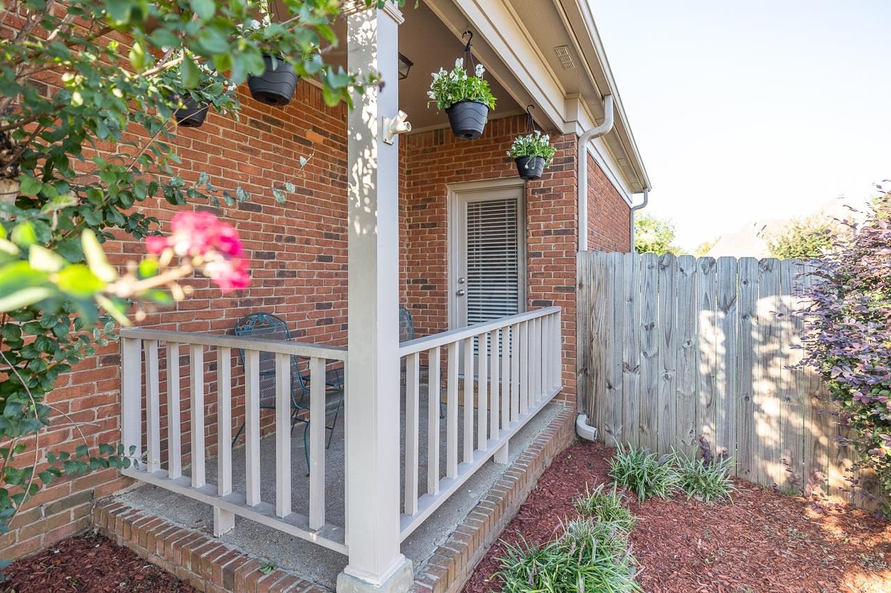 1223 ELM SPRINGS DR