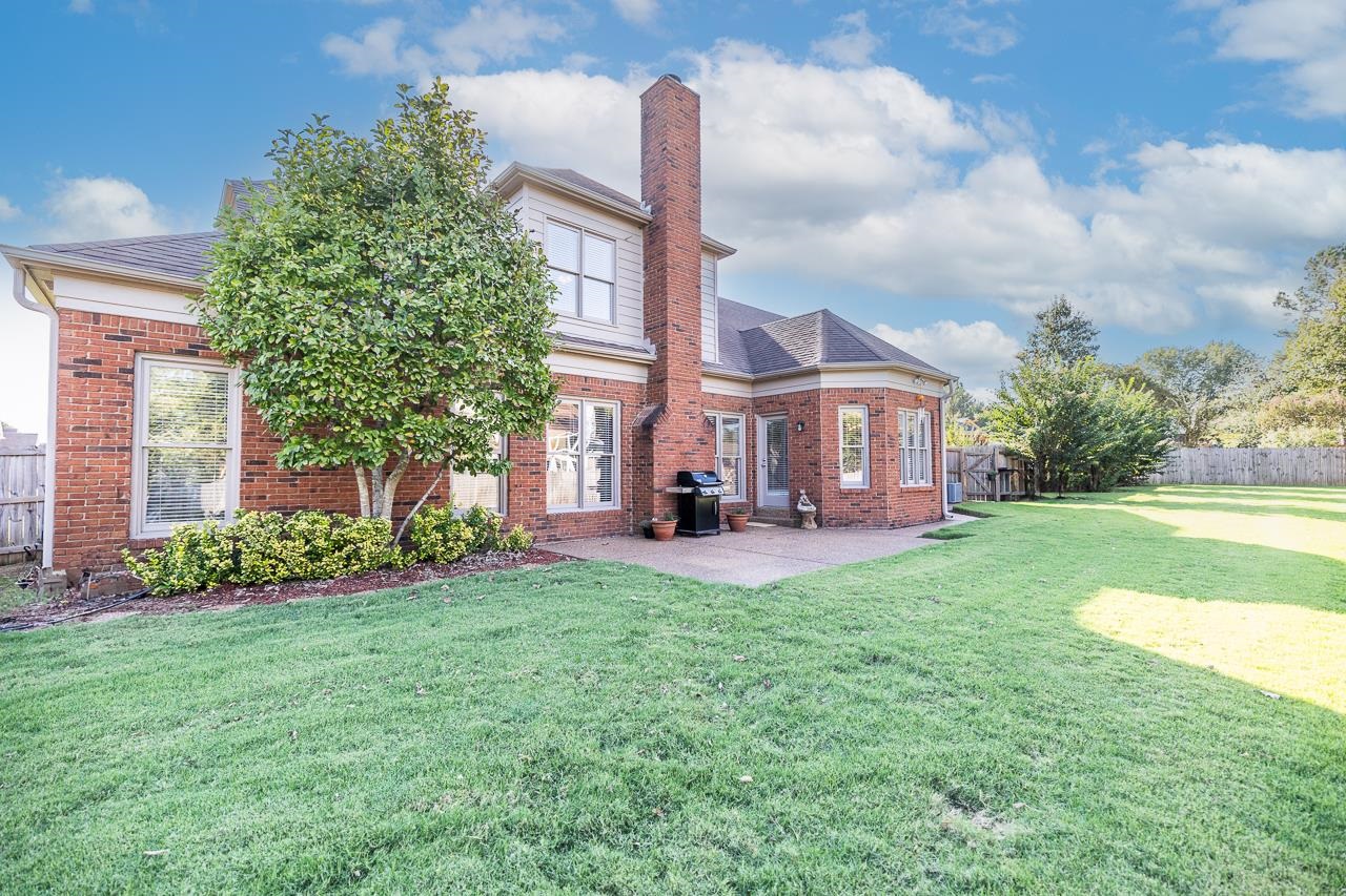 1223 ELM SPRINGS DR