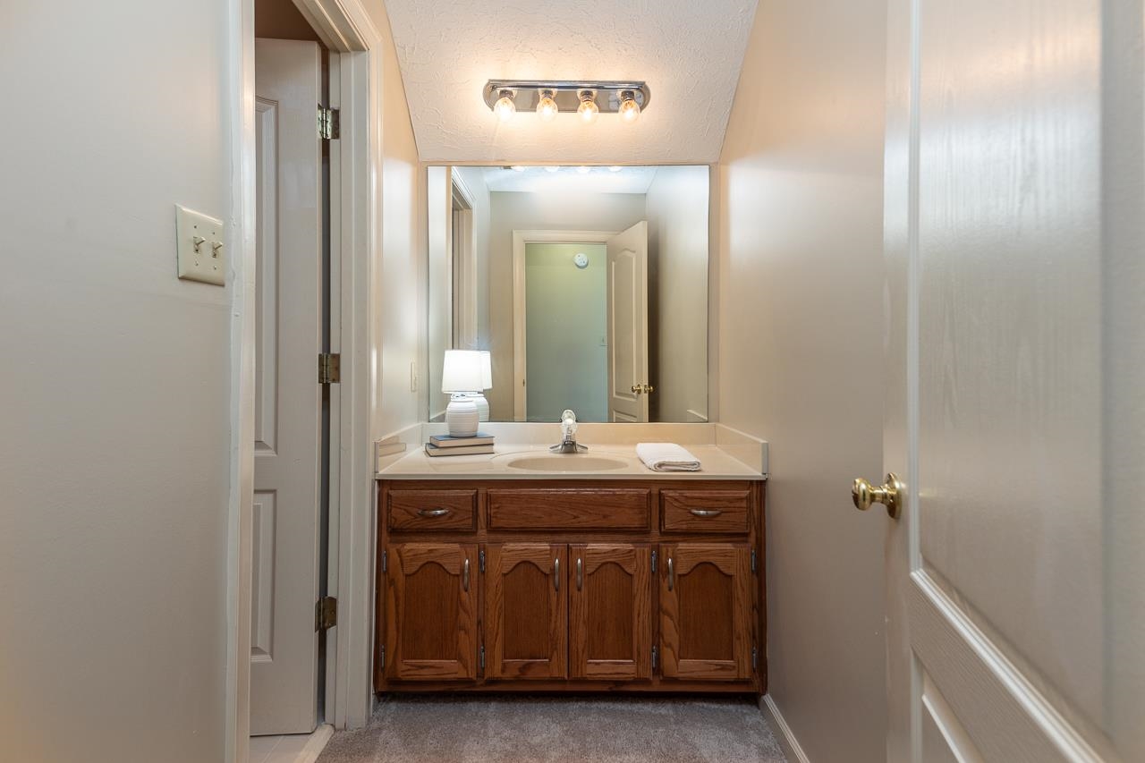1223 ELM SPRINGS DR