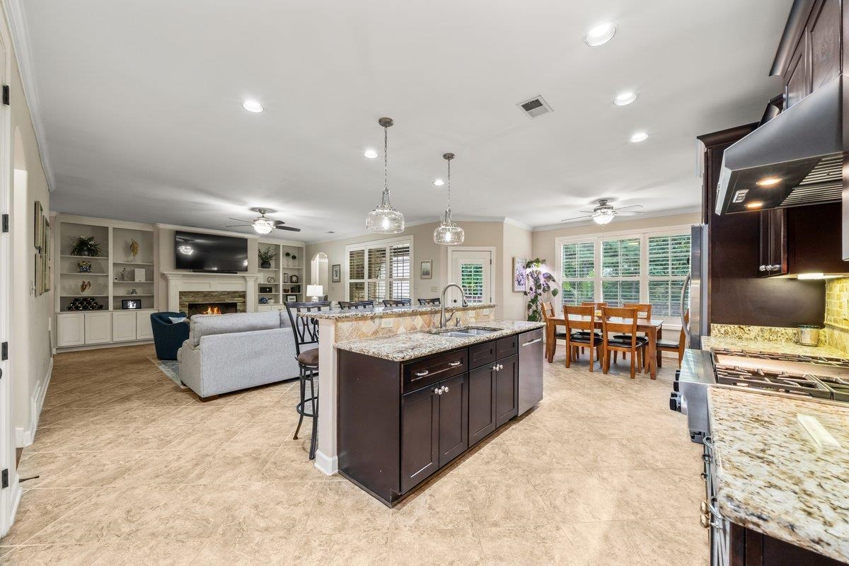 3648 E ROMANO WAY