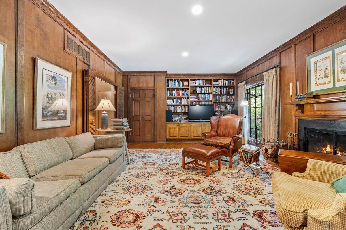 2330 DOGWOOD MEADOWS CV