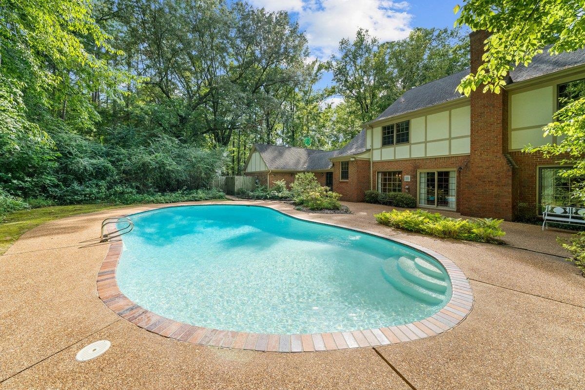 2330 DOGWOOD MEADOWS CV