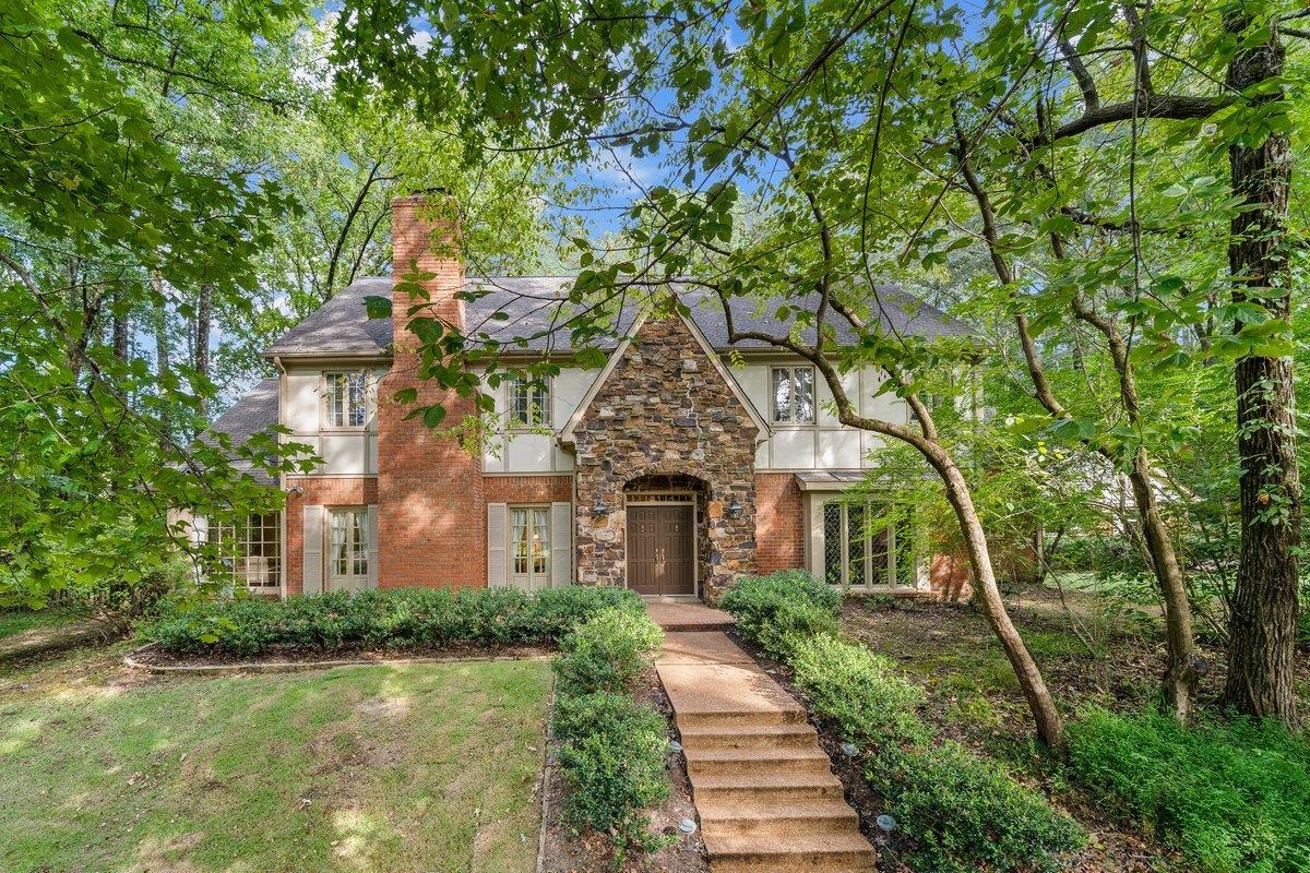 2330 DOGWOOD MEADOWS CV