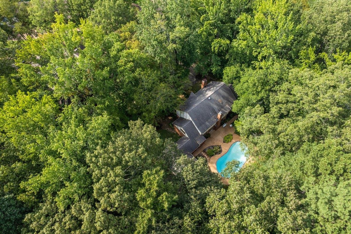 2330 DOGWOOD MEADOWS CV