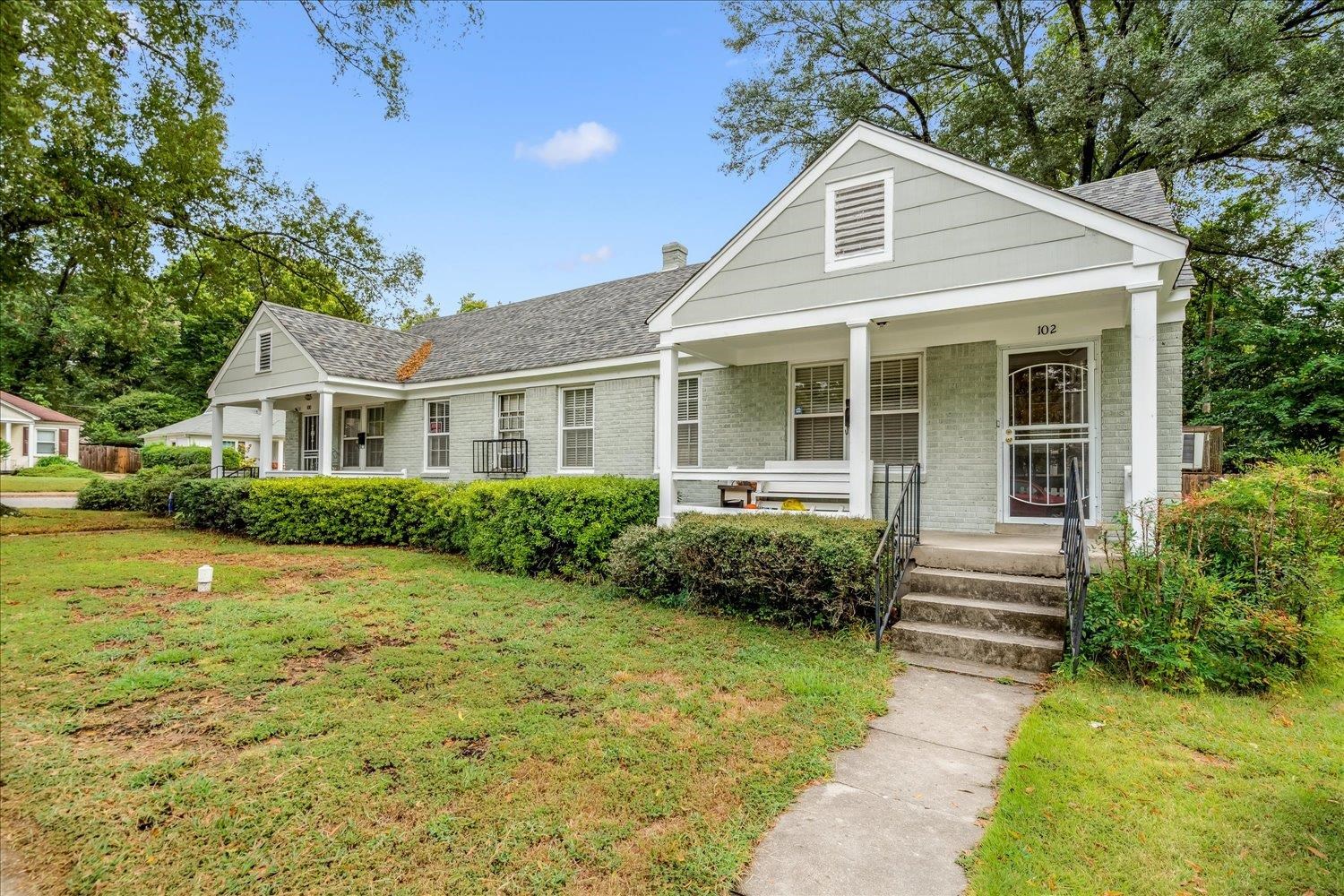100 BARNETT PL
