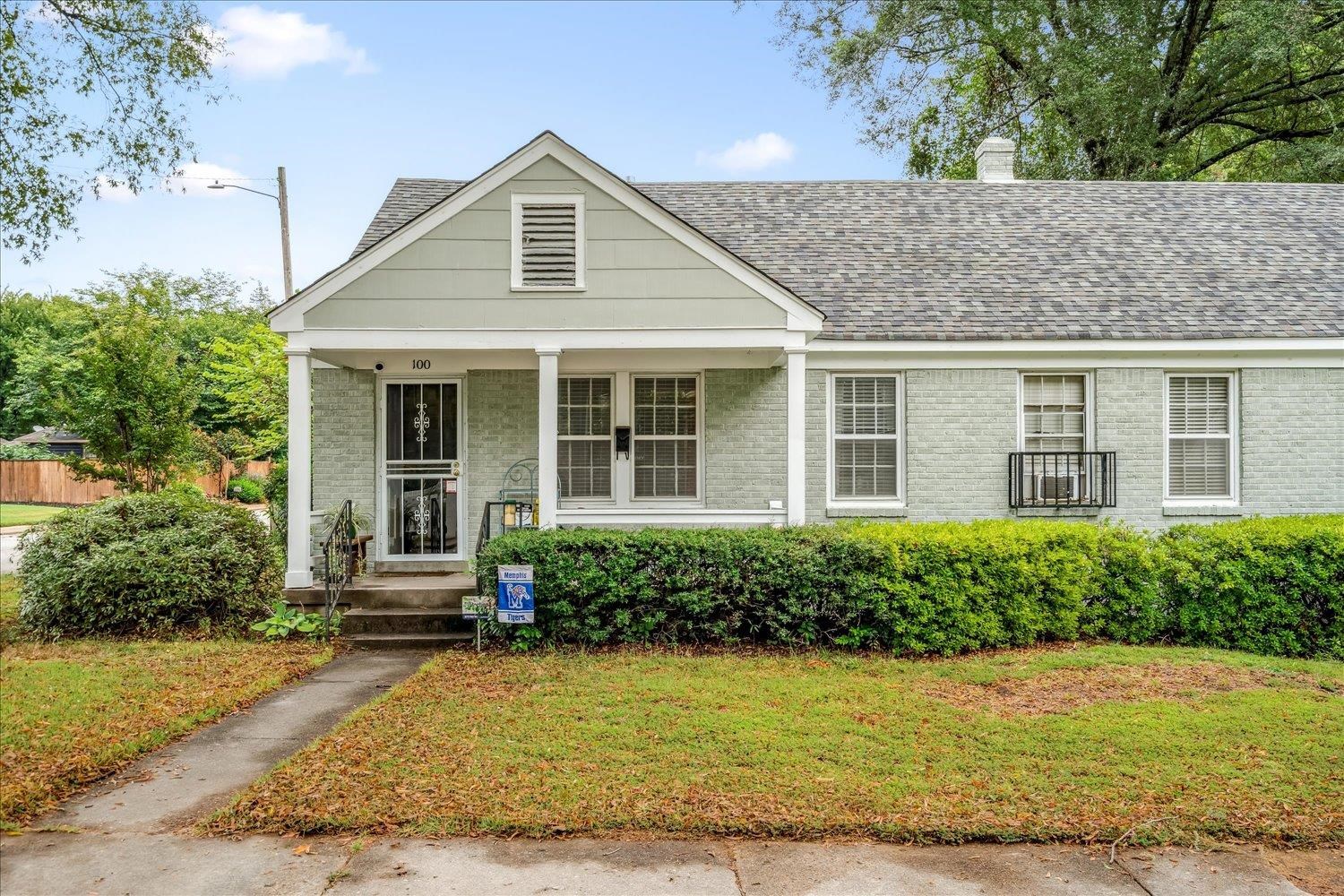 100 BARNETT PL
