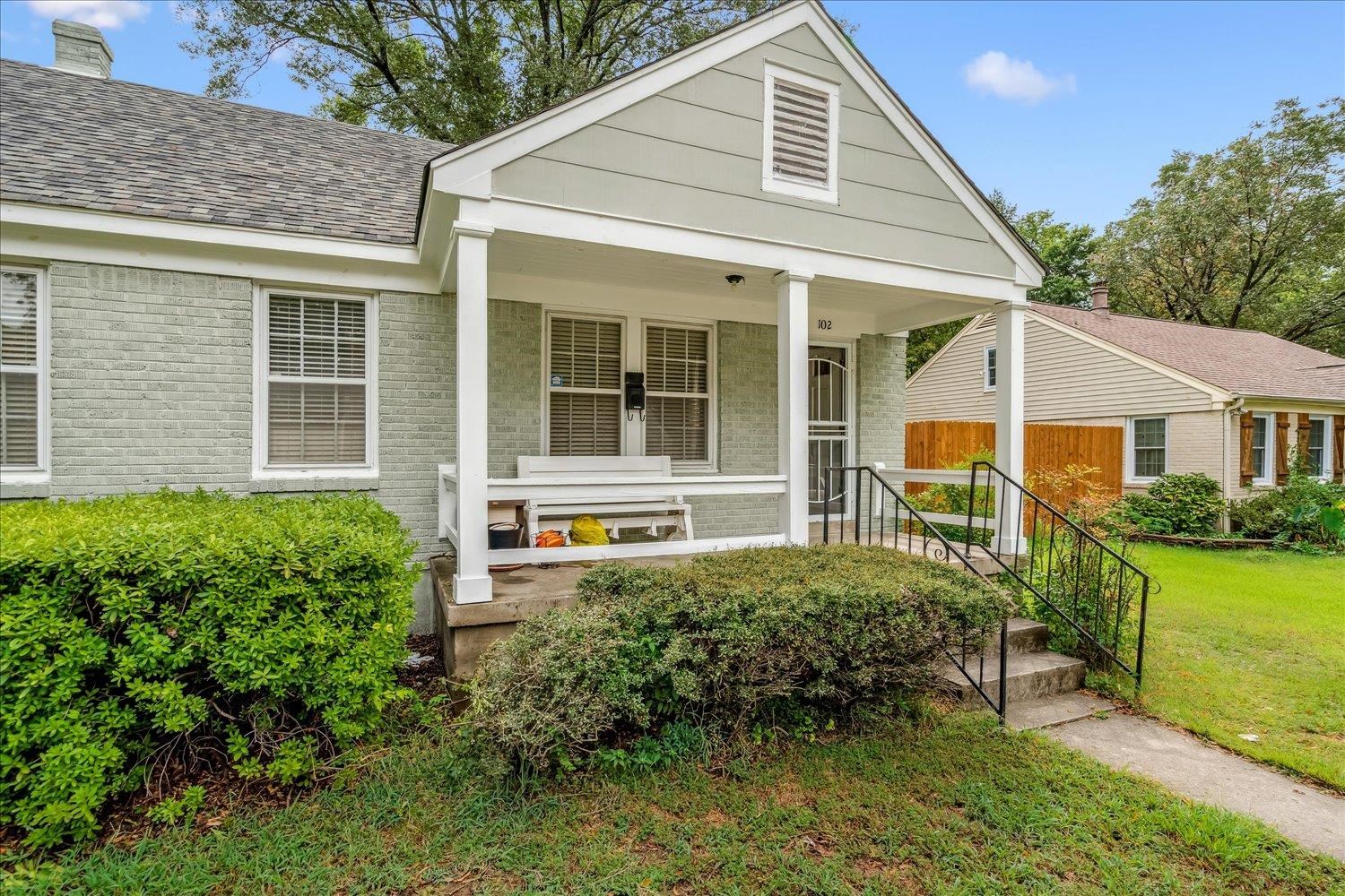 100 BARNETT PL
