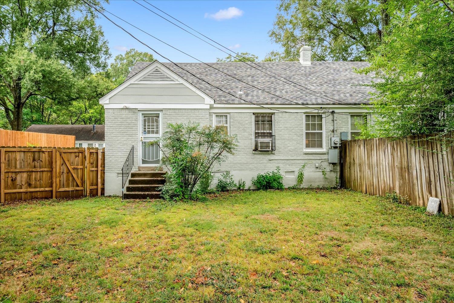 100 BARNETT PL