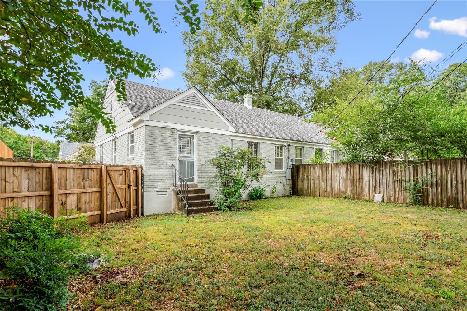 100 BARNETT PL