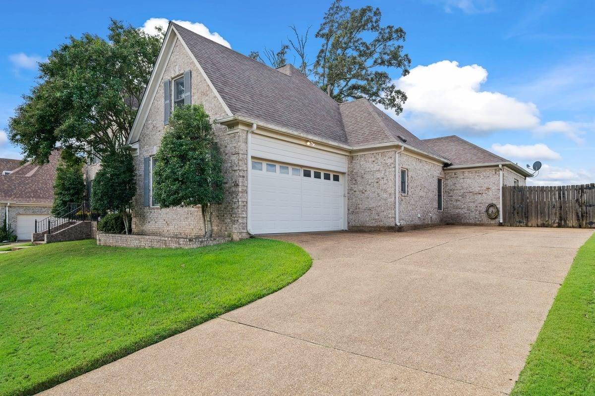 1513 HAMILTON HILL DR