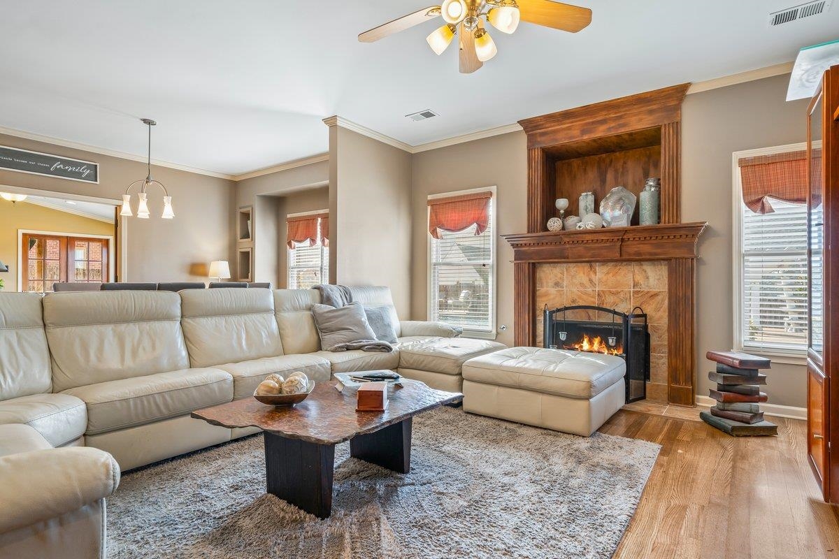 1499 BARTON CREEK DR