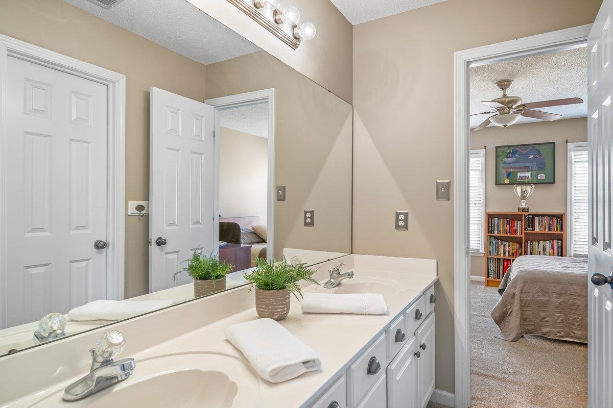 1499 BARTON CREEK DR