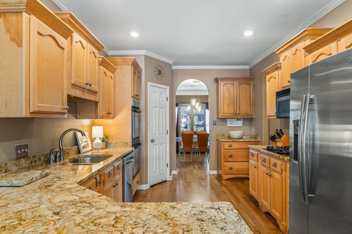 1499 BARTON CREEK DR