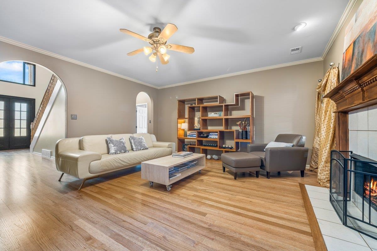 1499 BARTON CREEK DR