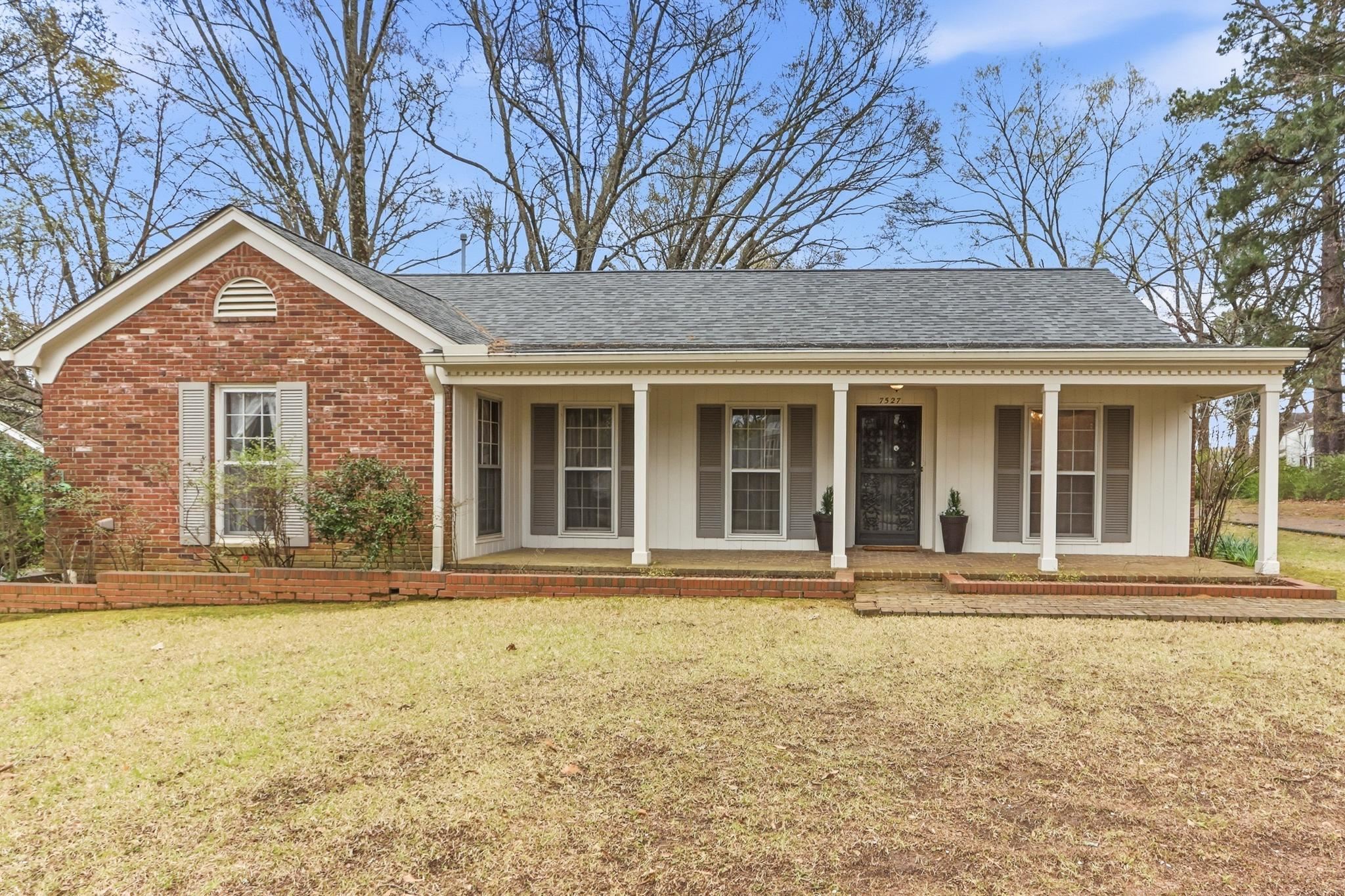 7527 PARKER CIR