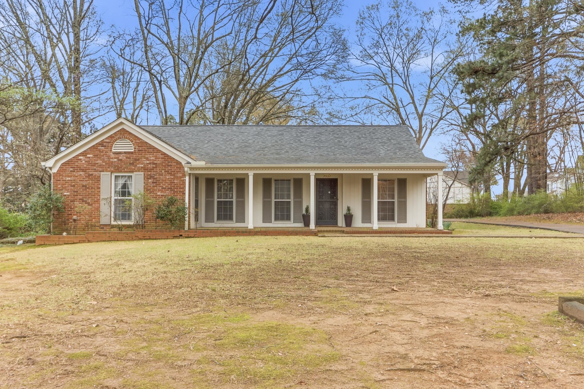7527 PARKER CIR