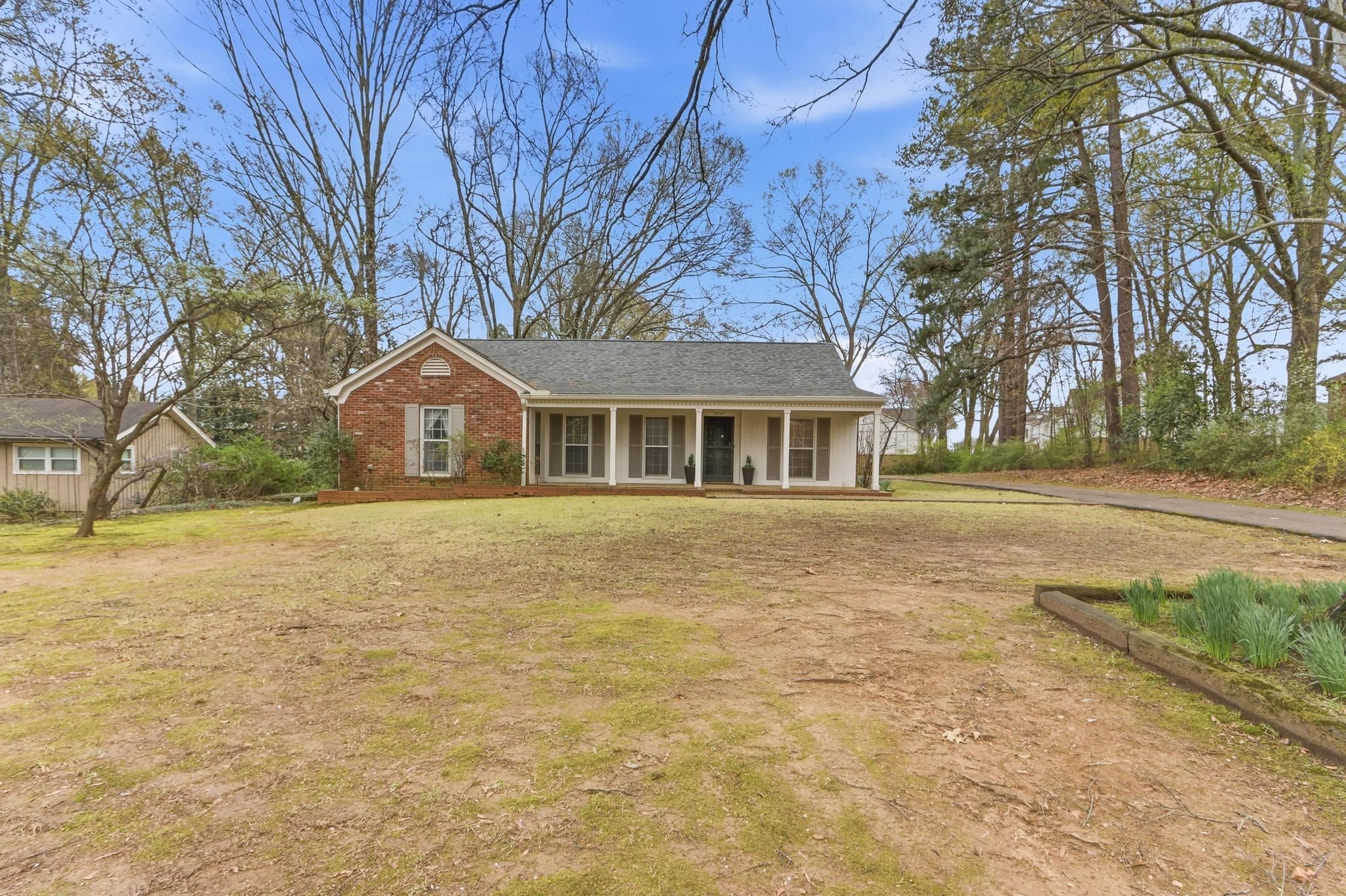 7527 PARKER CIR