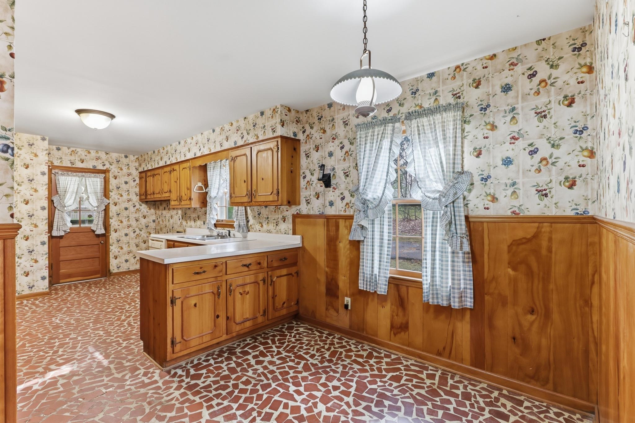 7527 PARKER CIR