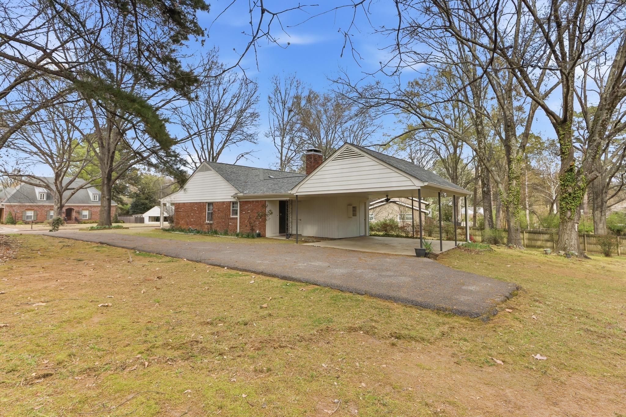 7527 PARKER CIR