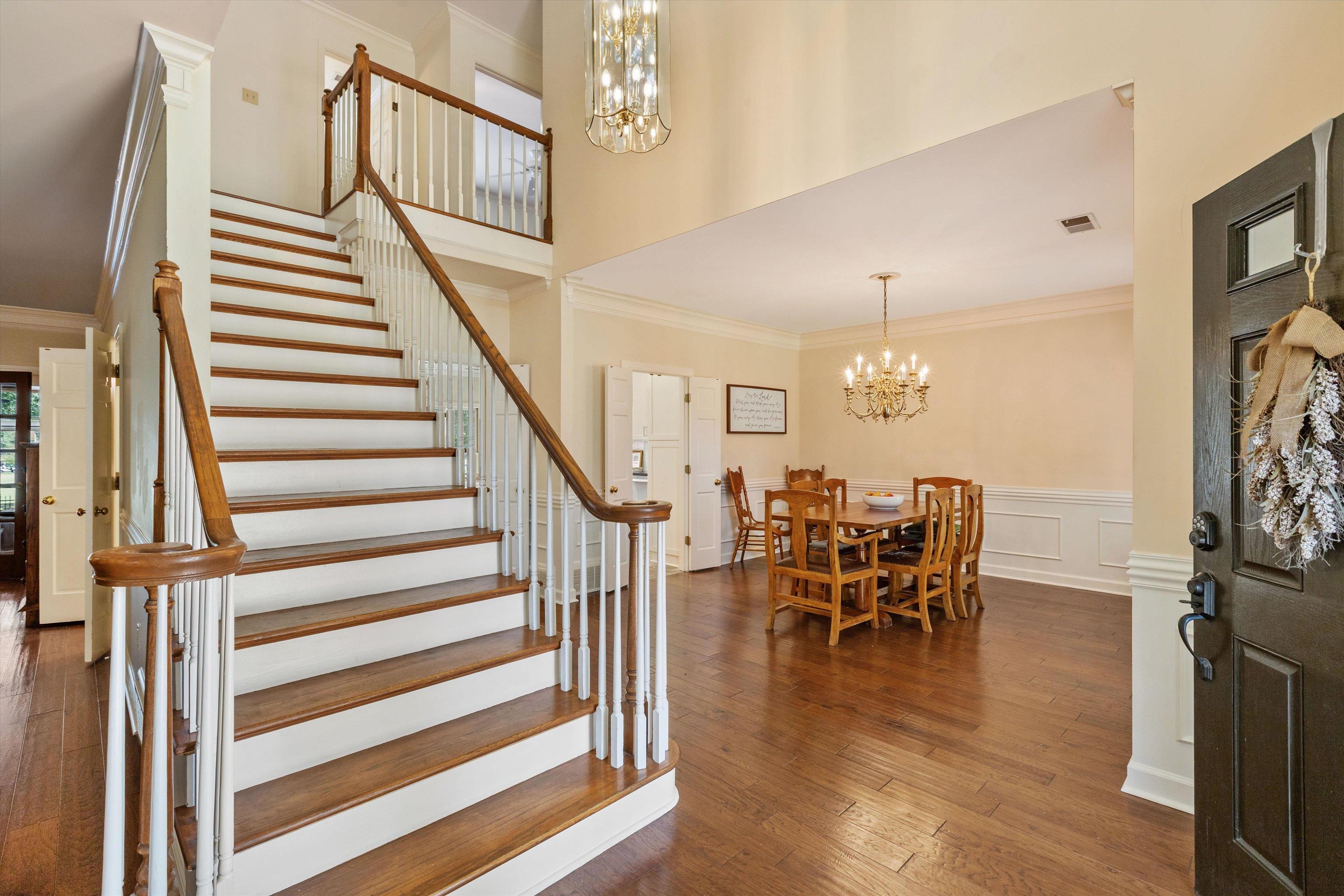 2800 E LEVEE OAKS DR