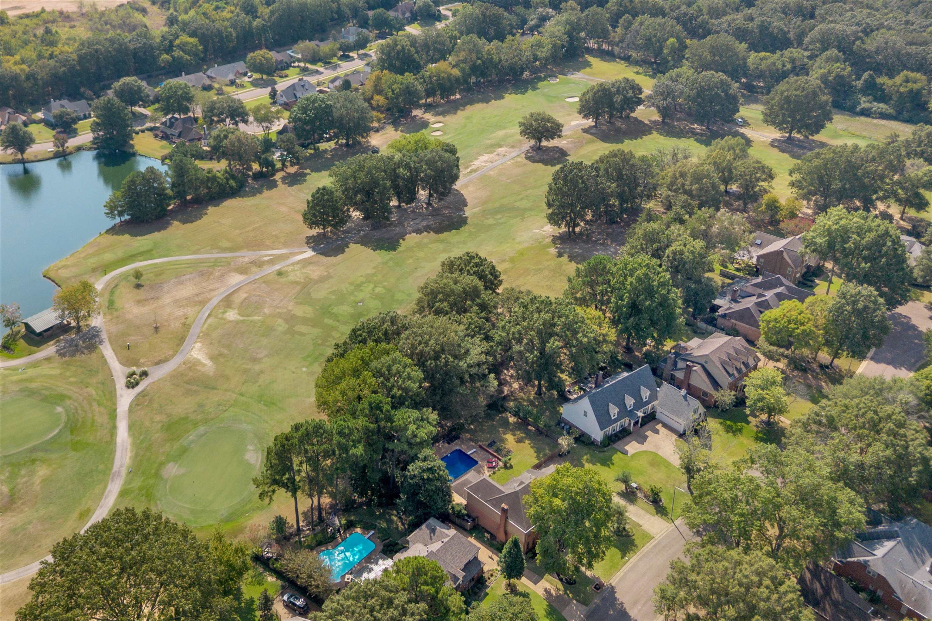2800 E LEVEE OAKS DR