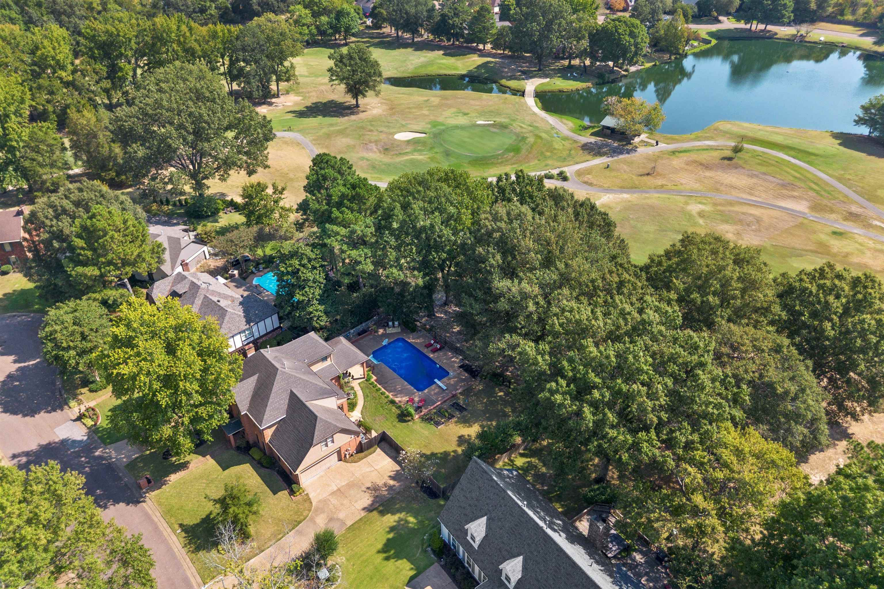 2800 E LEVEE OAKS DR