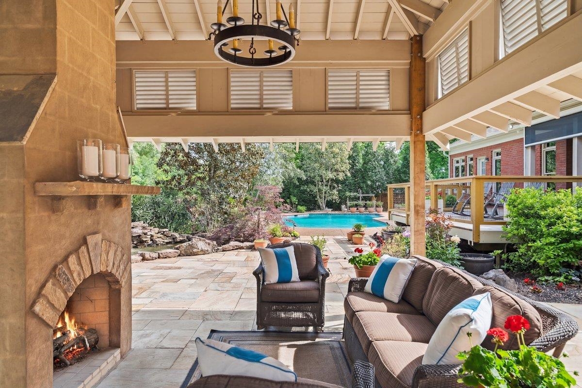 9658 E DOVE MEADOW CV