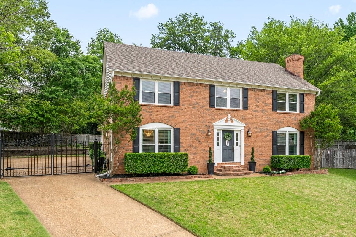 150 LEAF TRAIL CT