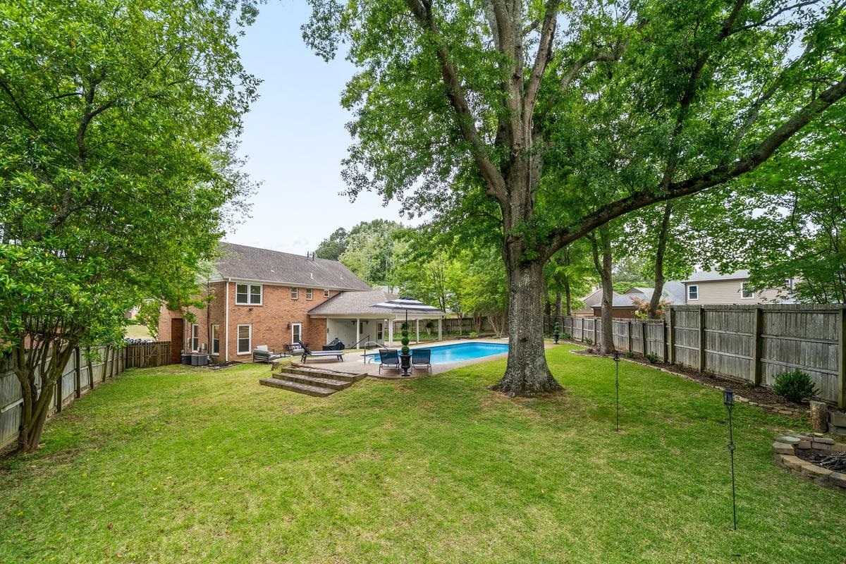150 LEAF TRAIL CT